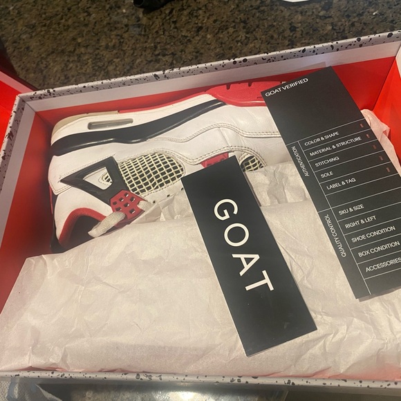 Air Jordan 4 retro 8.5 - Picture 2 of 14